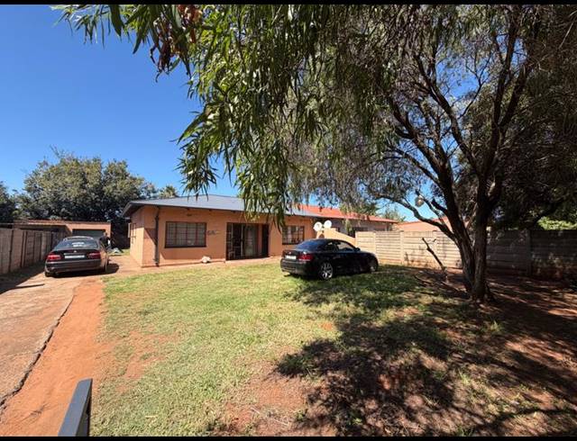 2 BEDROOM HOUSE FOR SALE IN VANDERBIJLPARK CW 6
